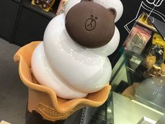 -LINE FRIENDS Garosu-gil Flagship Store