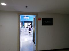 -提一眼镜·蔡司·依视路(小寨店)