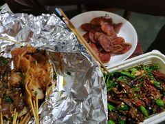 -何师烧烤·香辣蟹·川菜·30年老品牌(太古里旗舰店)