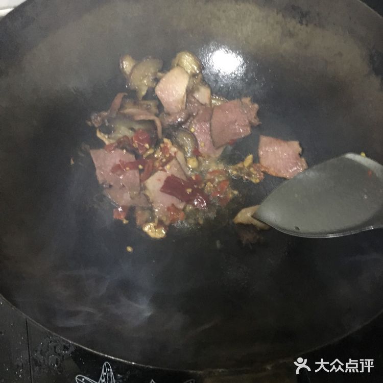 教大家如何炒湖南腊肉