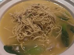 -忆江南酒店(交通大学咸宁路地铁站店)