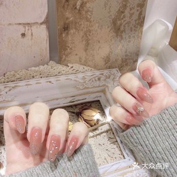 你看这美甲——多美多漂亮