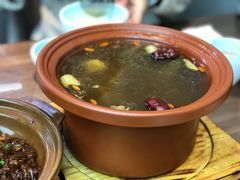 -有红鸡毛店·川菜(建设路店)