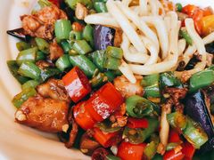 茄子肉丁小公鸡双拼拌面-文三里屯面馆(三里屯店)