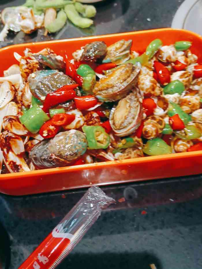 东沟海鲜(南十路店)-"家附近的海鲜店,现在不让在外面摆的,没有.