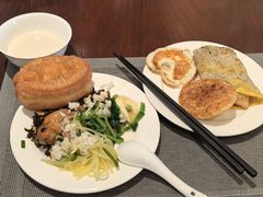 -南郊宾馆·风味自助餐厅·山东十六地市特色菜