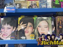 -Love Star追星馆(上海静安大悦城店)