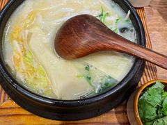 蒙自过桥米线-麦麦山云南菜(复地活力城店)