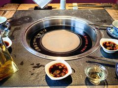 -大匠工房古船木艺术餐厅·猪肚鸡专门店(长白仙岛店)