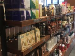 零售区-星巴克臻选(成都宽窄巷子店)