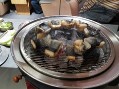 -围炉肉舍•炭烤活鳗•丹东海鲜烤肉(步行街店)