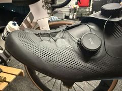 -京伟修鞋洗鞋奢侈品皮具护理店