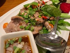 烤猪颈肉-Chom Cafe and Restaurant