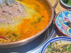 -洱火云南酸菜牛肉火锅(石景山当代商城店)