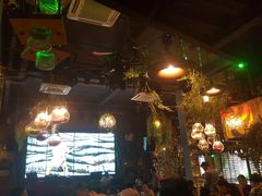 -胡桃里音乐餐厅(陶溪川店)(川湘赣菜·世界百大酒庄直供红酒·音乐表演)