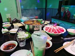 -唯爱KTV聚会餐厅(仙林东城汇店)
