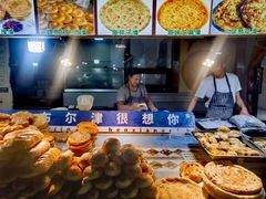 -布尔津河堤夜市