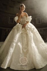 点击看大图 -Renee芮亦婚纱