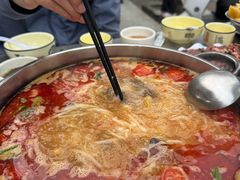 -黄利砖万峰林布依特色酸笋牛肉馆
