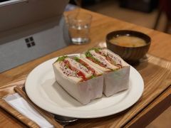 金枪鱼三明治配黄金乌龙茶-MUJI无印良品(深圳深业上城城市旗舰店)