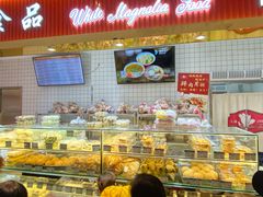 面包甜点陈列柜-白玉兰食品甜凤店(合生汇店)