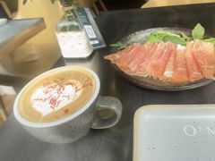 红花蜜拿铁-O'mills Sourdough Bakery&Bistro(永嘉路店)