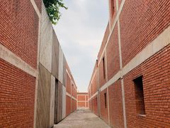 -草场地艺术区