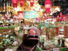 大堂-老滇山寨•云南特色菜•地方菜•民族风情歌舞表演(金碧店)