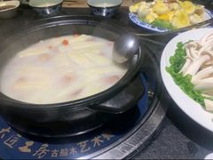 胡椒猪肚鸡煲-大匠工房古船木艺术餐厅·猪肚鸡专门店(长白仙岛店)