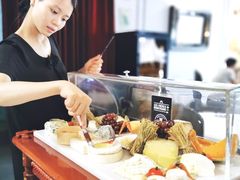 -La Villa French Restaurant