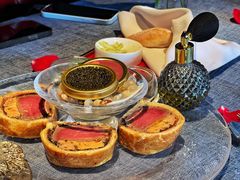 鱼子酱惠灵顿牛排三重奏-弦月窗LUNETTE BY AMANDA(复兴路店)