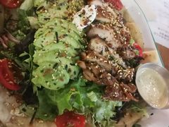 照烧鸡肉配牛油果拉法沙拉-HELLO 27 意面·沙拉·帕尼尼