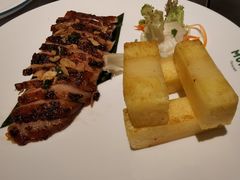 西贡炭烧烤猪颈肉配菠萝-美奈小馆·越南料理(中航城君尚购物中心店)