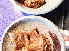 特色大铁锅烀腔骨-95号酱骨·一块豆腐(展春园西路店)