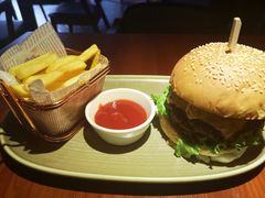 -鹿萤季·营地小馆(皇后公园店)