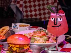 -鲨鱼美式餐厅酒吧Sharky