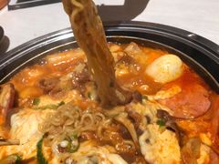 -三清洞摩西韩式年糕火锅(威高广场店)