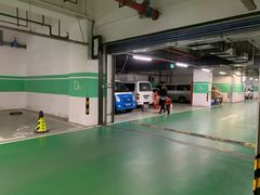 -徐汇日月光地下停车场