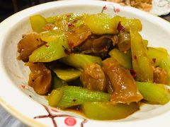 莴苣烧牛筋-大隐隐于市私房菜(保和小区店)