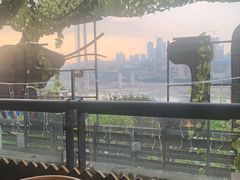 -冰冰龙虾·江湖菜·花园江景餐厅