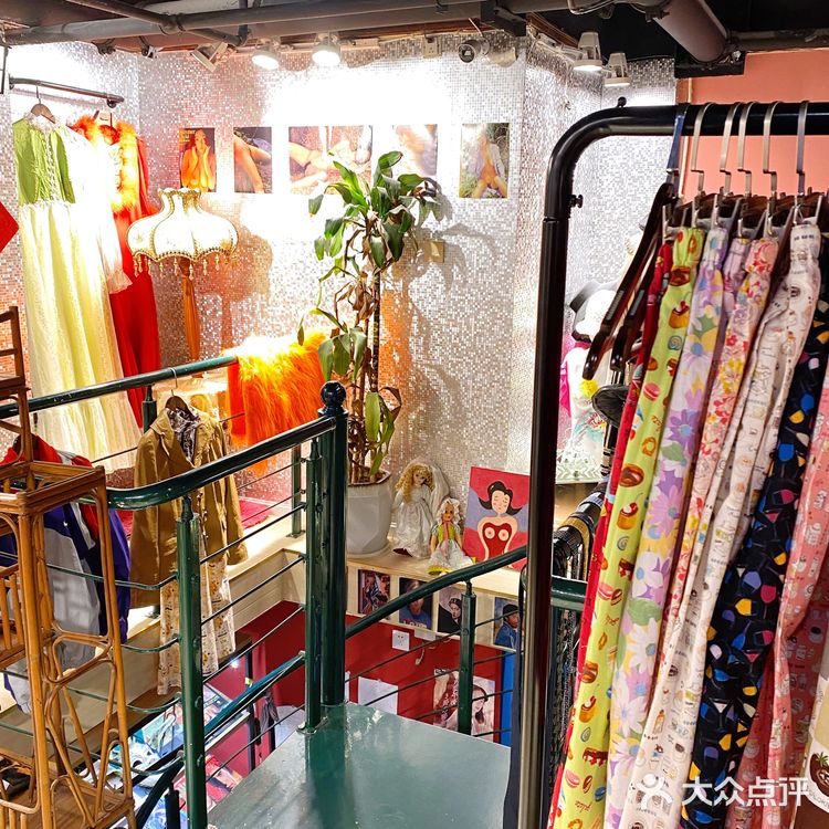 成都古着探店|建设路 过去百货公司👔