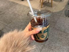 -星巴克臻选(盐城金鹰聚龙湖店)