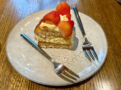 椰子草莓蛋糕-Wagas沃歌斯(富力广场店)