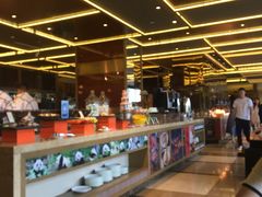 -大中华希尔顿酒店-念自助餐·嗨啤·小龙虾