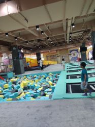 -反弹蹦床公园·运动乐园·团建·亲子派对(深圳观澜湖店)