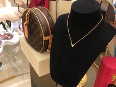 -乐蓬马歇百货公司(Rive Gauche)