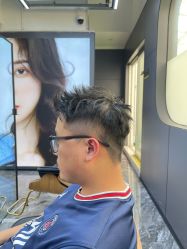 -藤野造型•烫染专业店