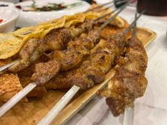 烤牛羊肉串-乡村馕坑肉·烧烤·新疆菜·本地人更爱吃(阿勒泰首店)