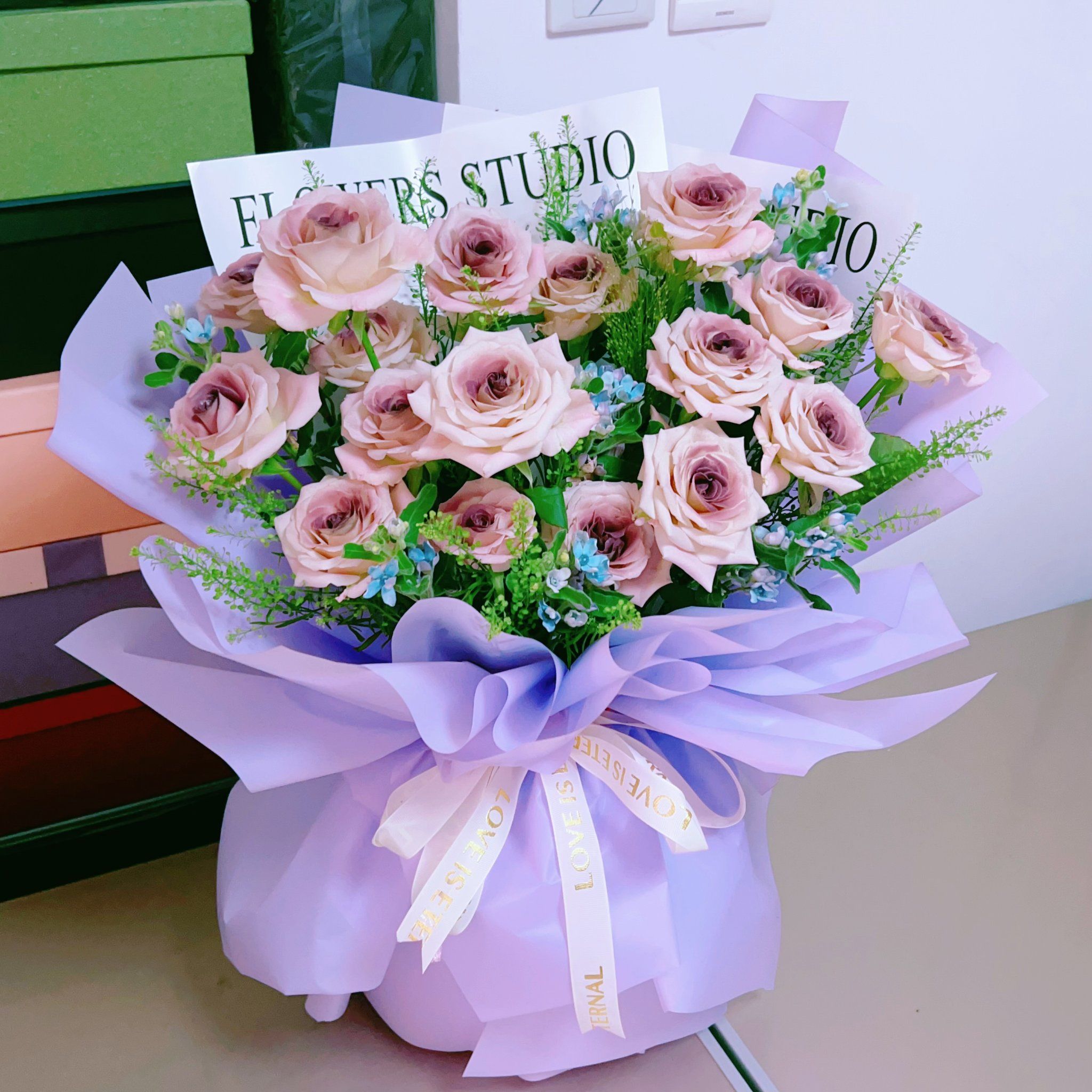 曼塔玫瑰乌梅紫酱花束店内实拍图!