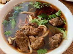 牛肉面-清真吴记门钉肉饼·喜多利